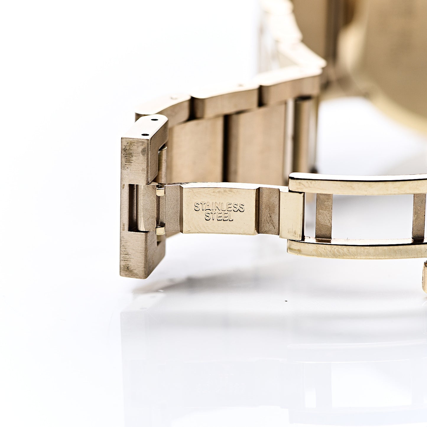 Stainless Steel 38mm The City Quartz Watch Champagne BU9038
