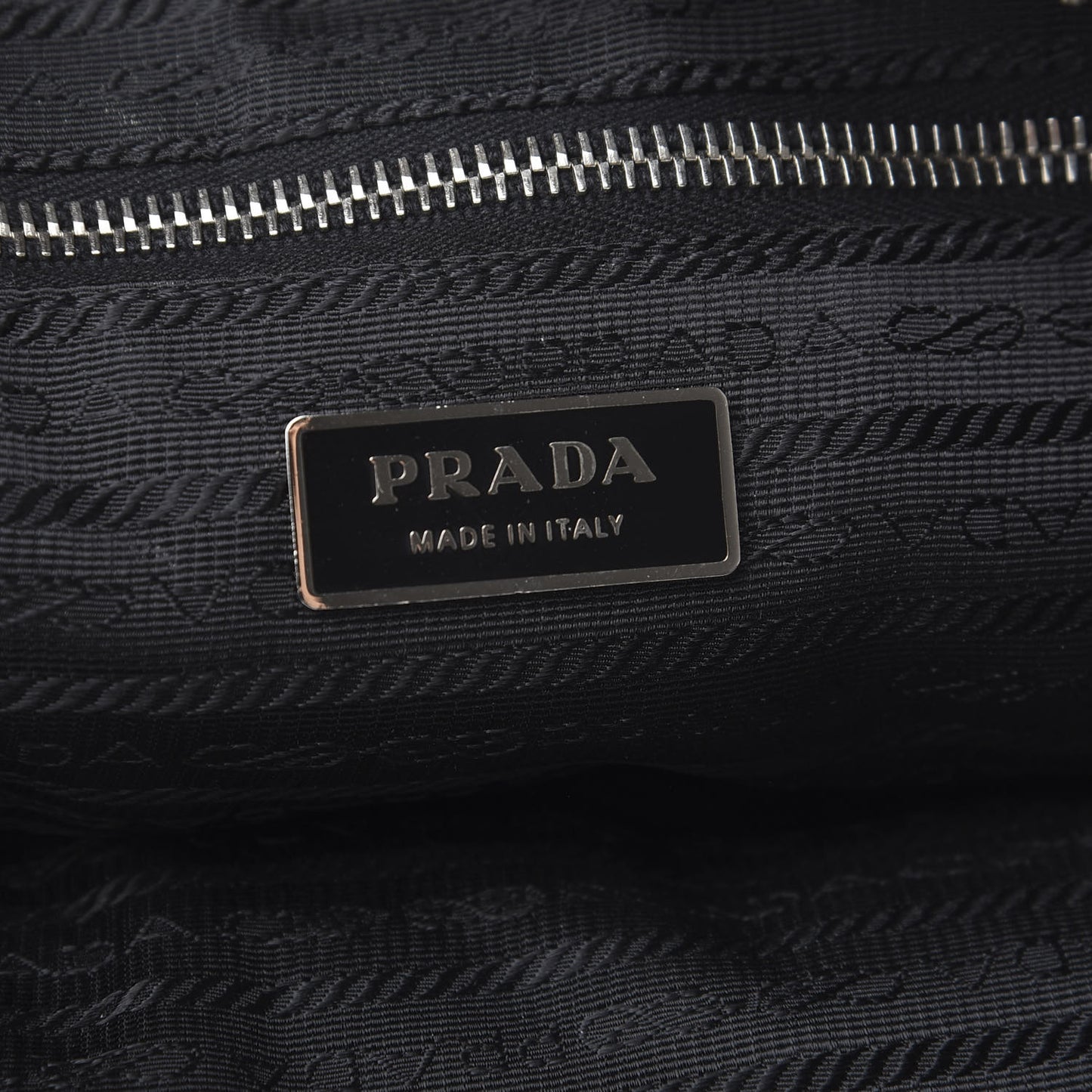 Vitello Daino Hobo Black
