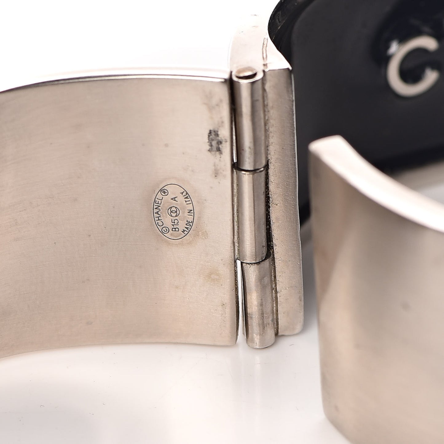 Metal Pearl CC Cuff Silver