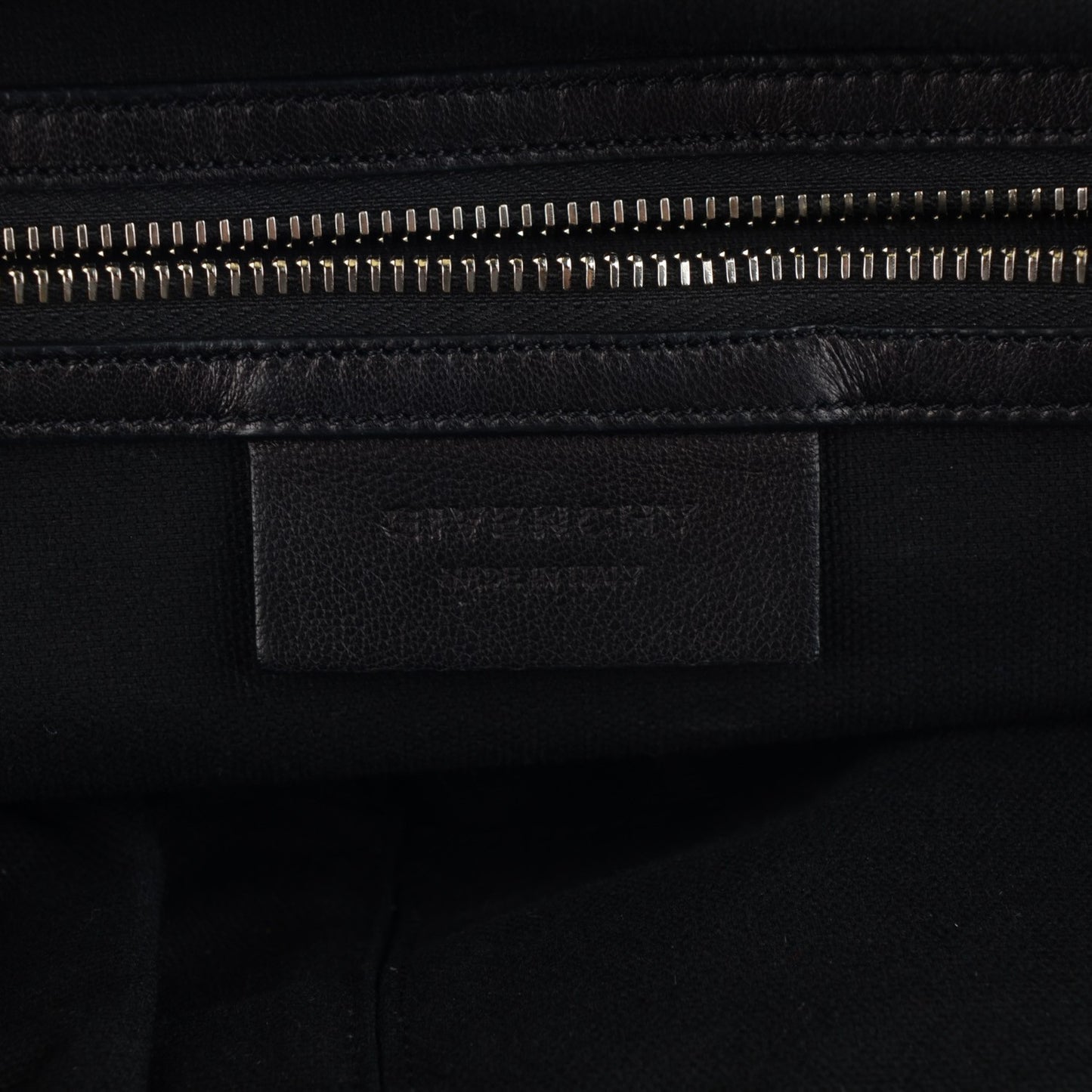 Calfskin Crocodile Embossed Medium Nightingale Black