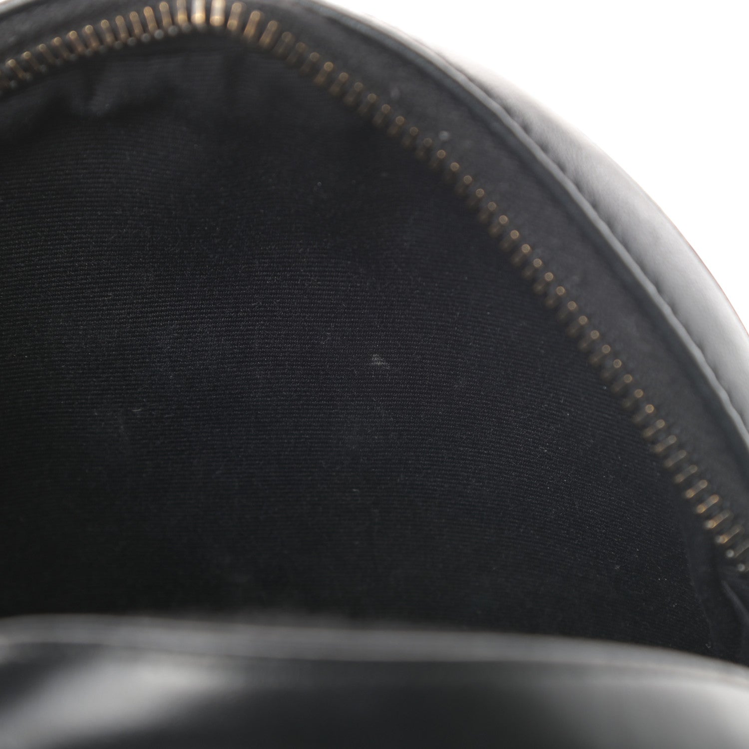 Saint Laurent Calfskin Matelasse Chevron Round Vinyle Camera Bag Black 13 of 13