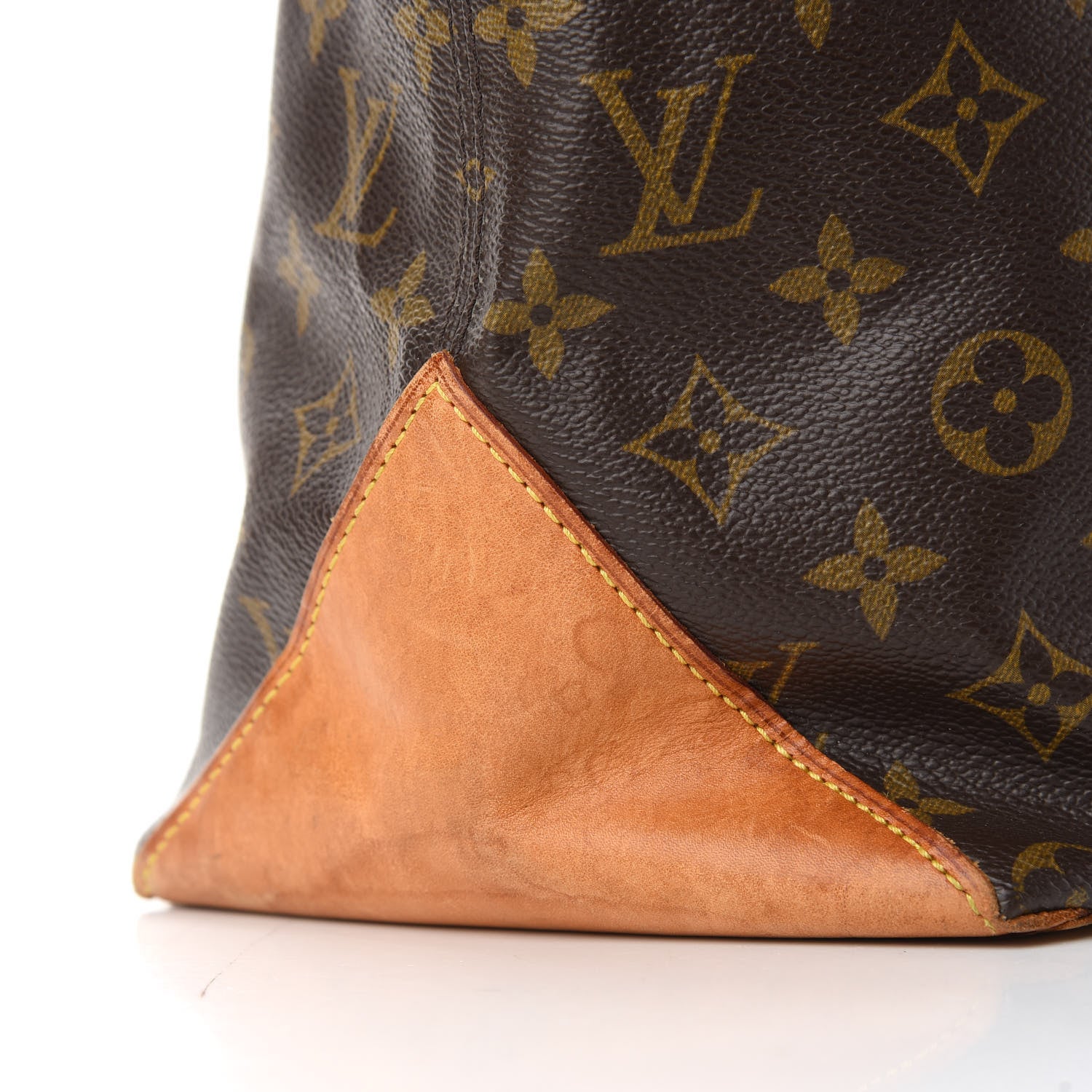 Louis Vuitton Monogram Cabas Mezzo 9 of 13