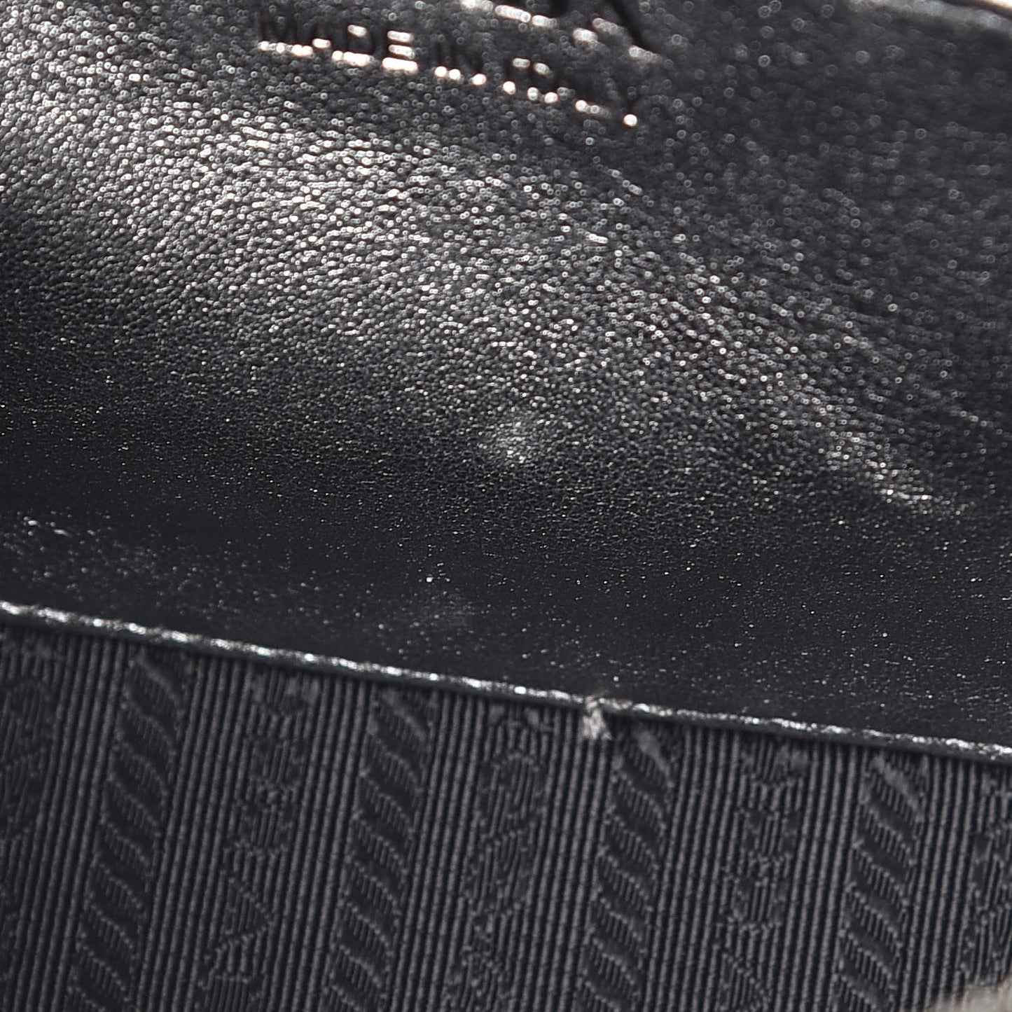 Metallic Nappa Impunture Diagramme Crossbody Cromo