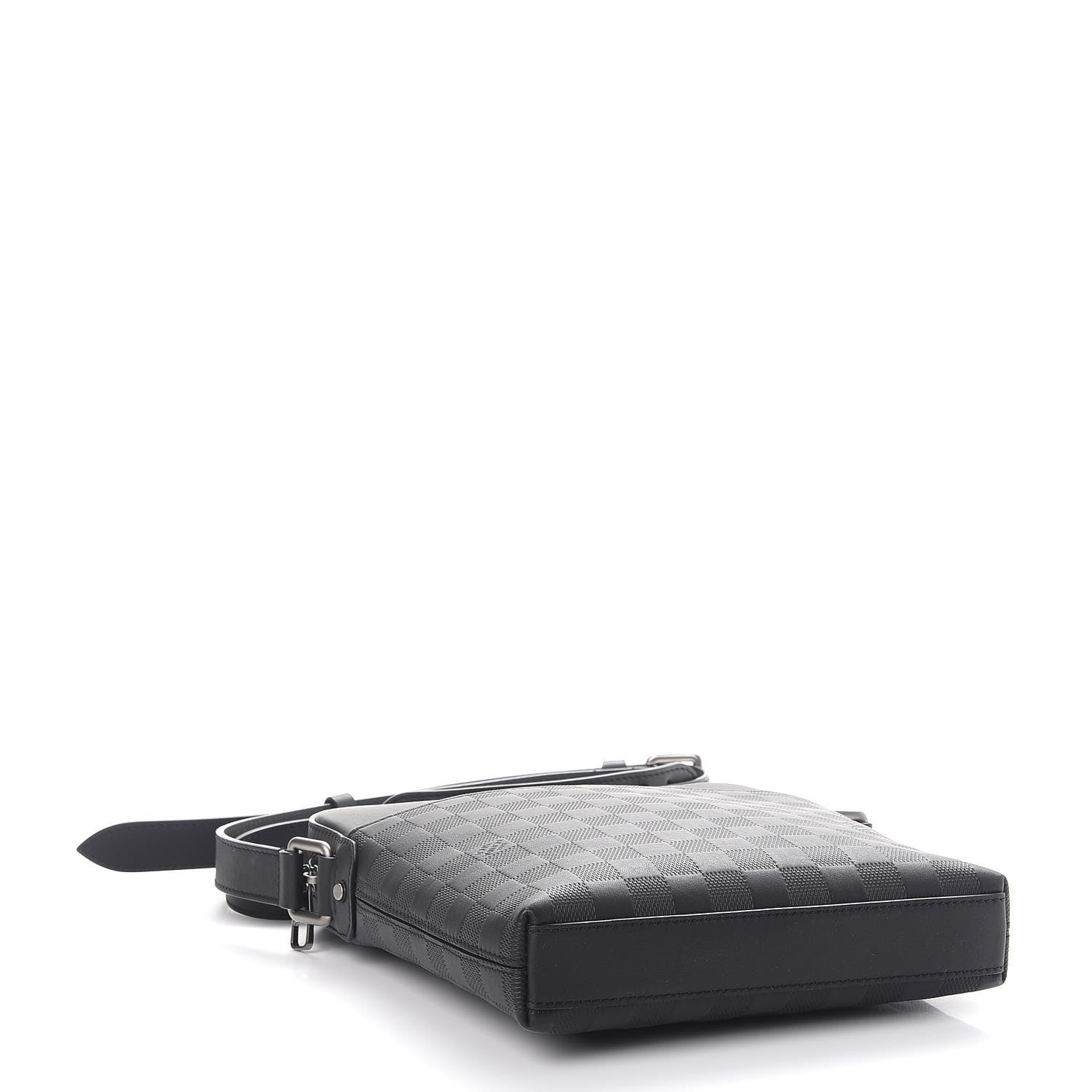 Louis Vuitton Damier Infini District Pochette Onyx 4 of 8