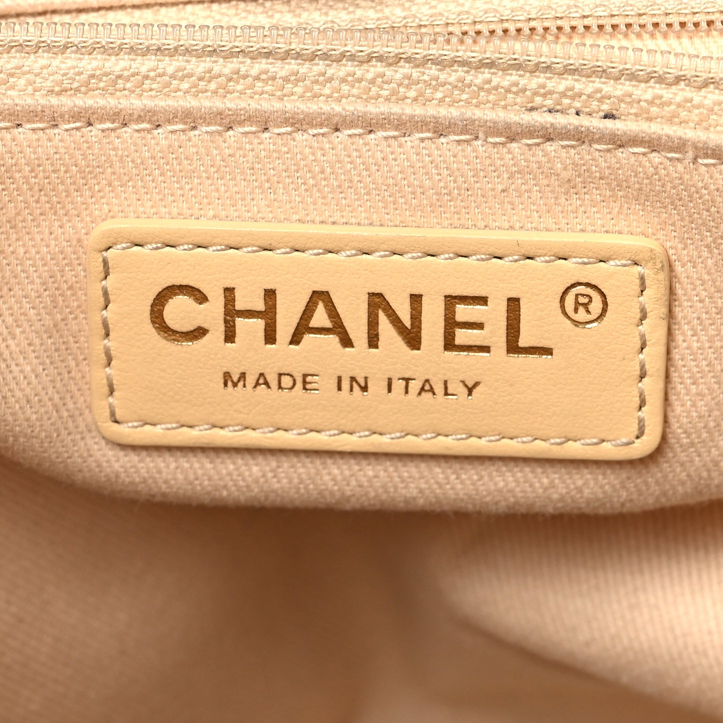 Lurex Boucle Medium Deauville Tote White