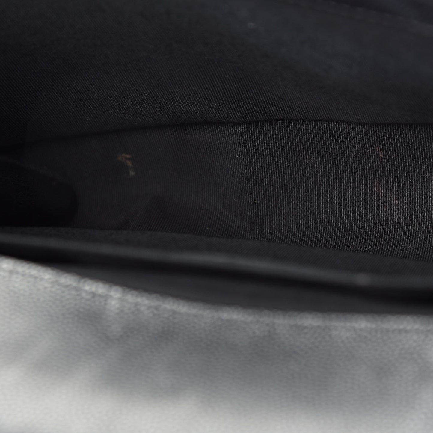 Caviar Quilted Medium Boy Flap Black