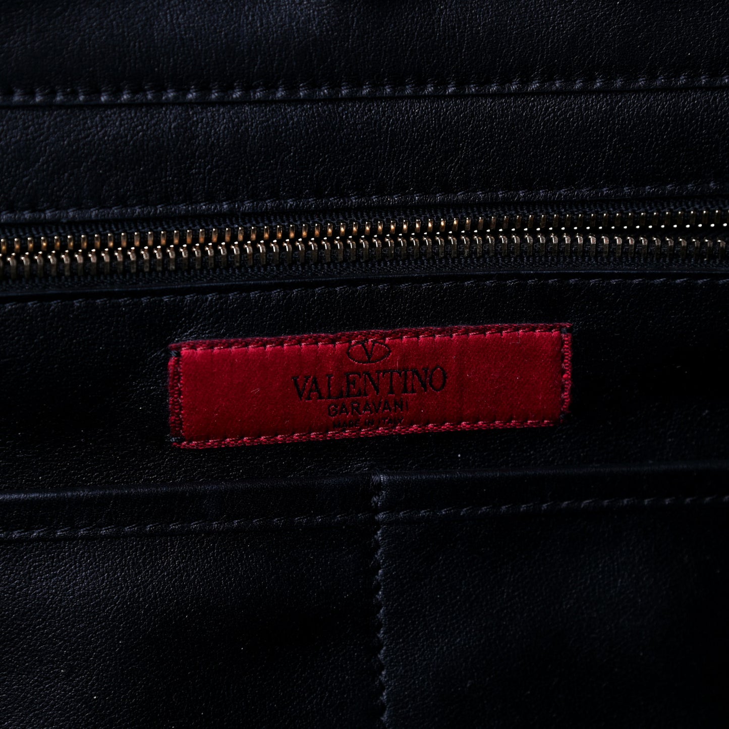 Vitello Medium Rockstud Tote Black