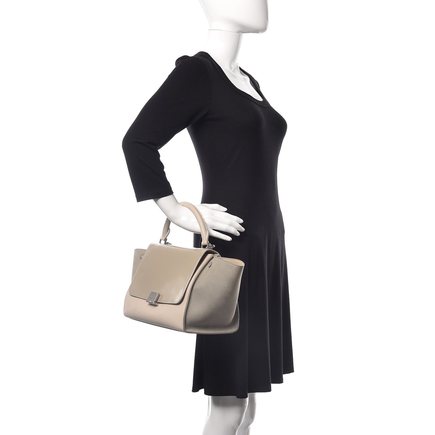 Spazzolato Calfskin Nubuck Small Trapeze Quartz