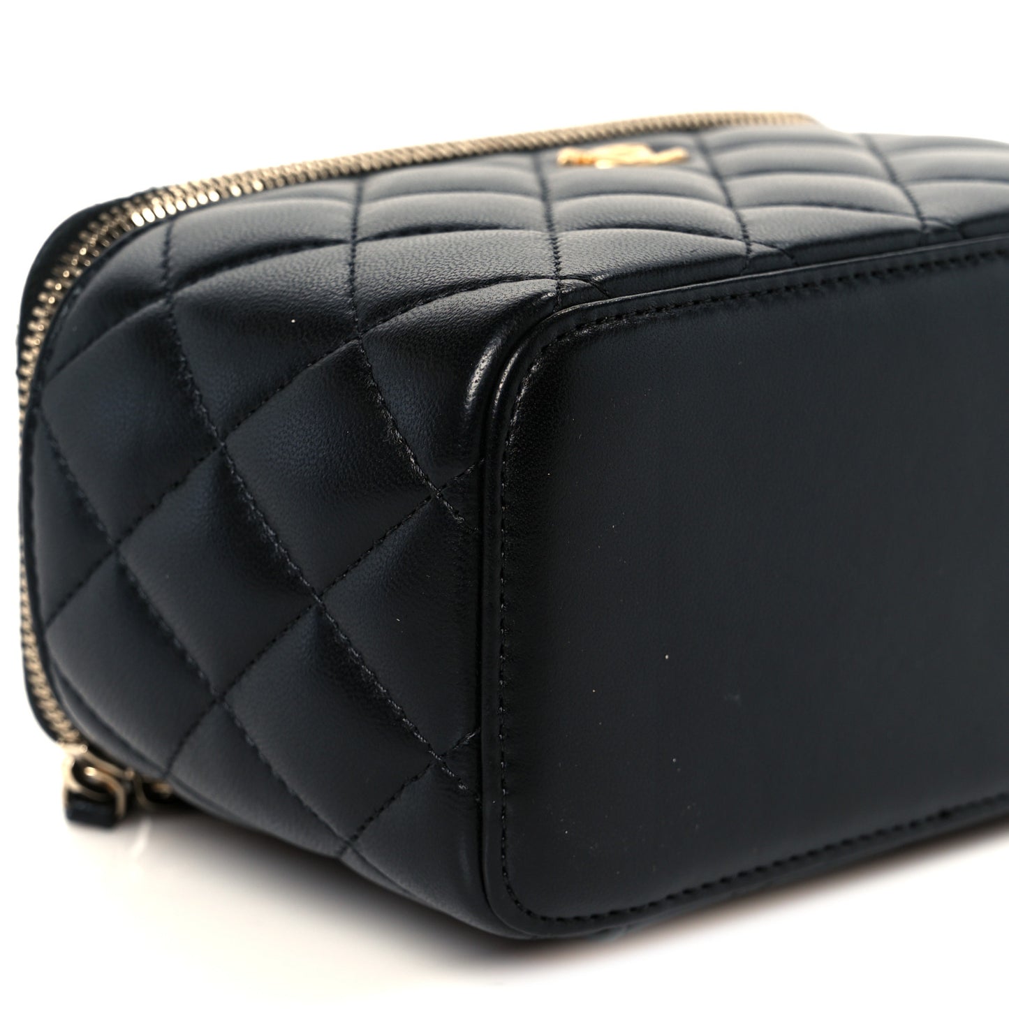 Lambskin Quilted Small Pearl Crush Vanity Case With Chain Black