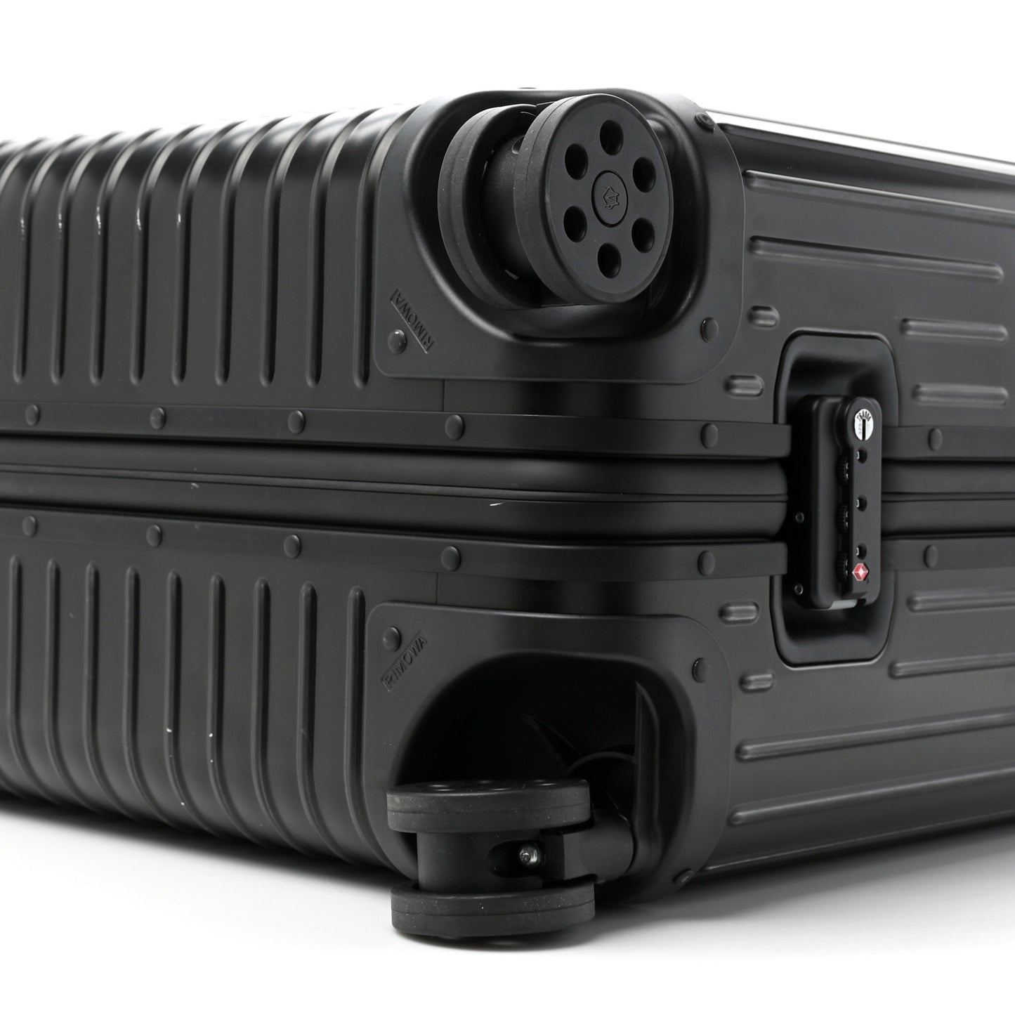 Aluminum Check-In L Matte Black