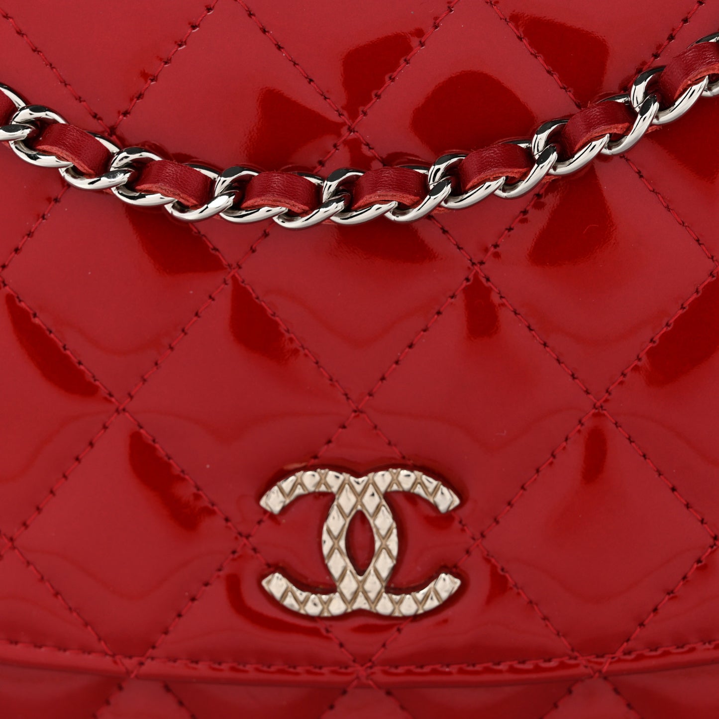 Patent Quilted Brilliant Wallet On Chain WOC Red