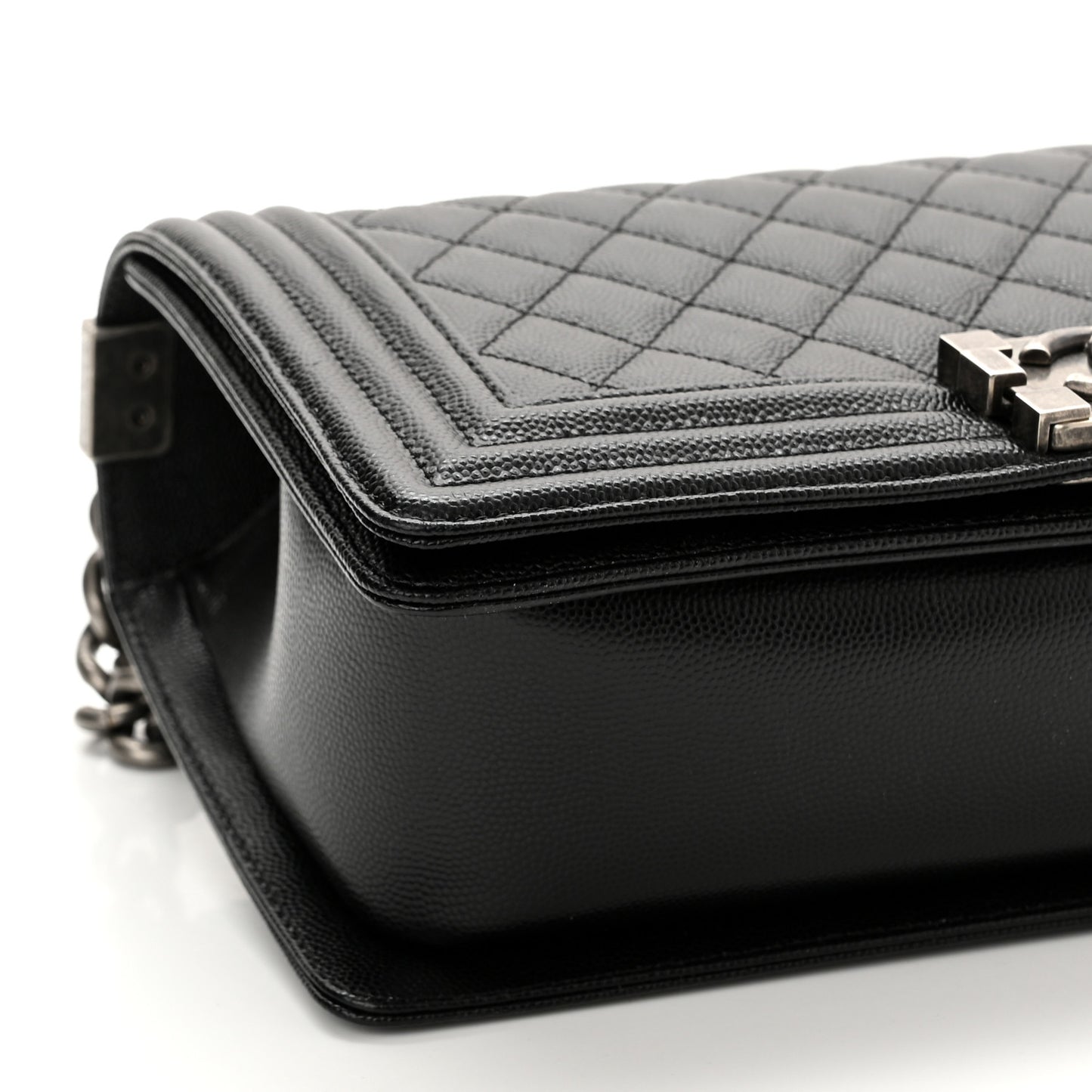 Caviar Quilted Medium Boy Flap Black