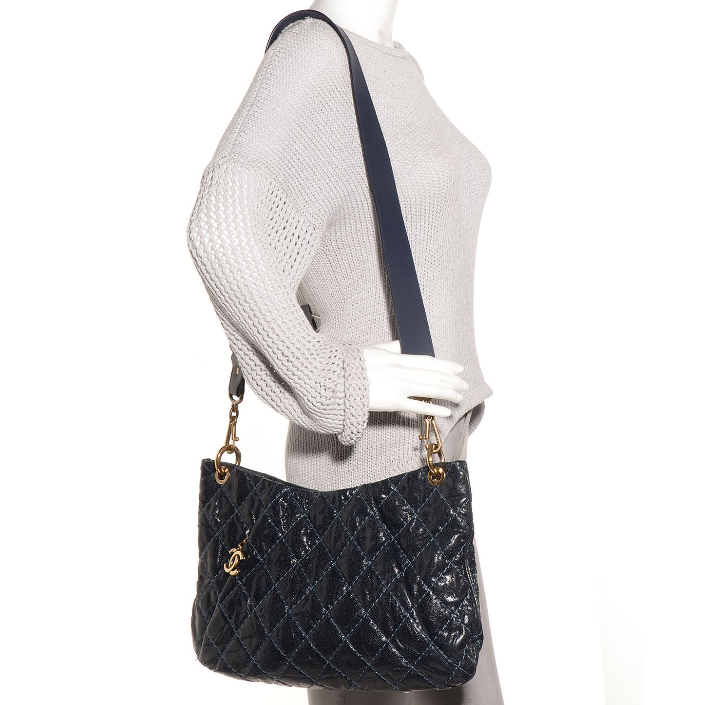 Crumpled Grained Calfskin Coco Pleats Hobo Dark Blue