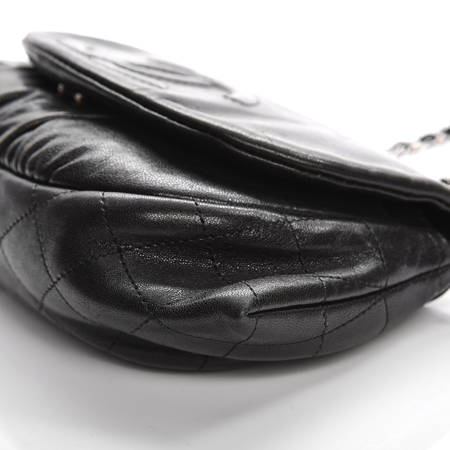 Lambskin Half Moon Wallet On Chain WOC Black