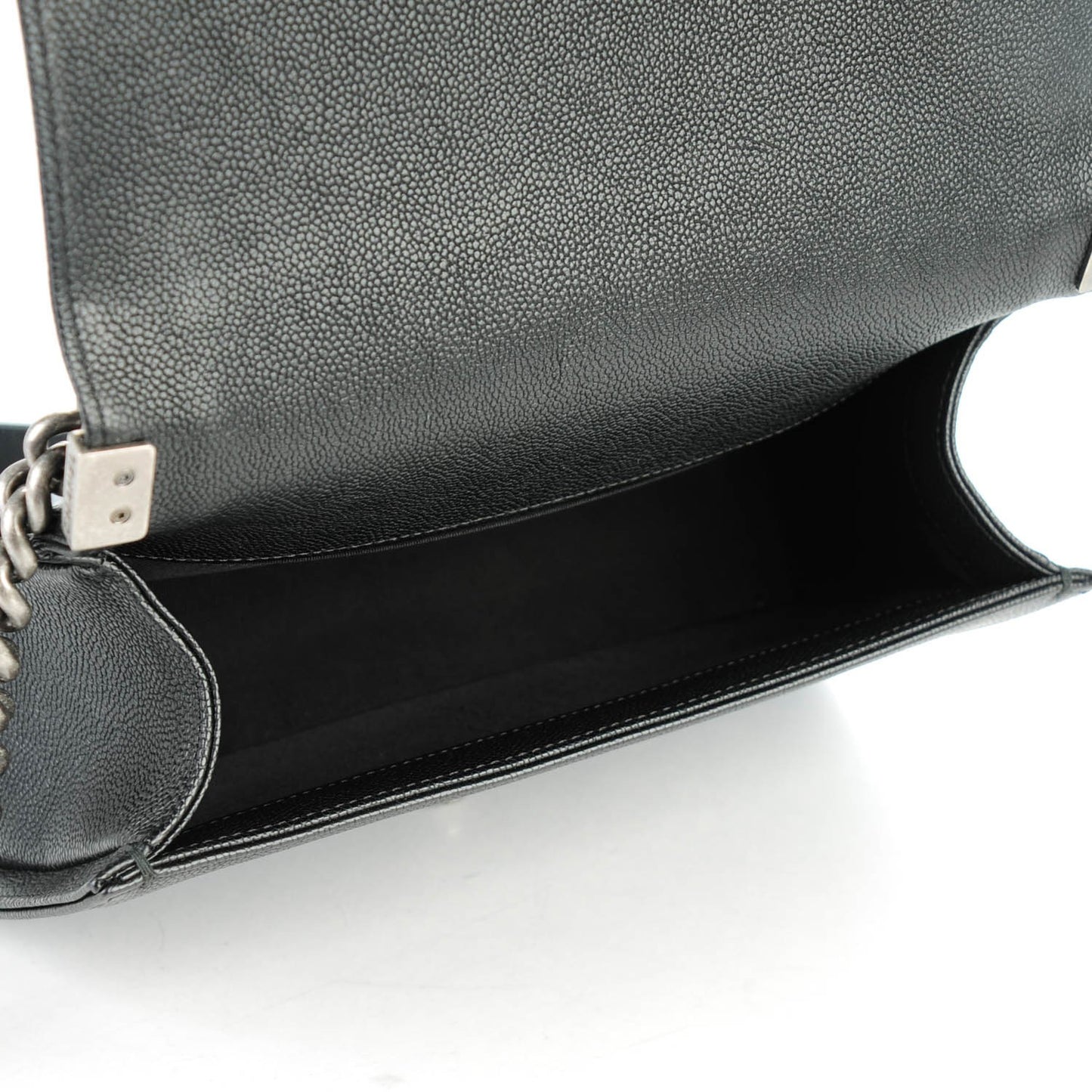 Caviar Quilted Medium Boy Flap Black