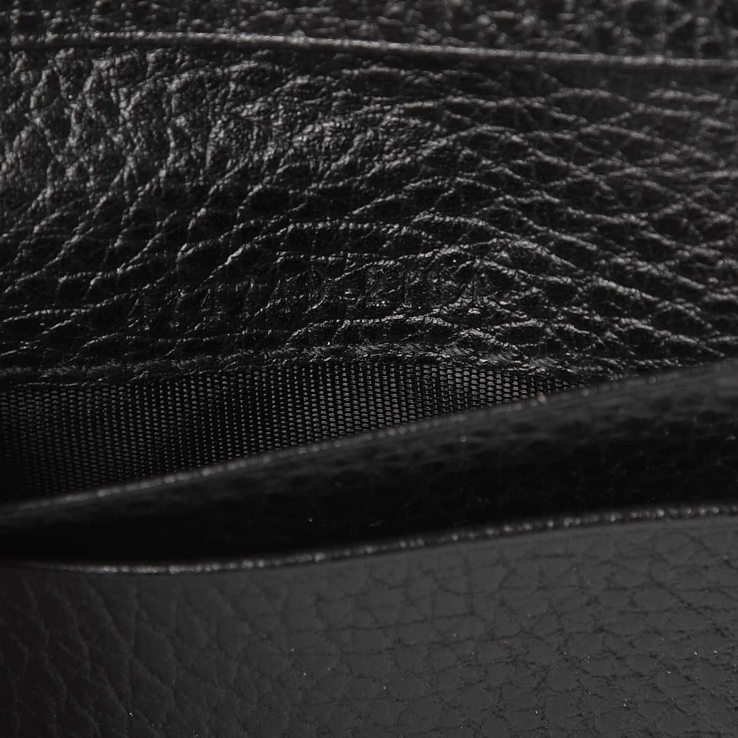 Pebbled Calfskin GG Marmont Card Case Black