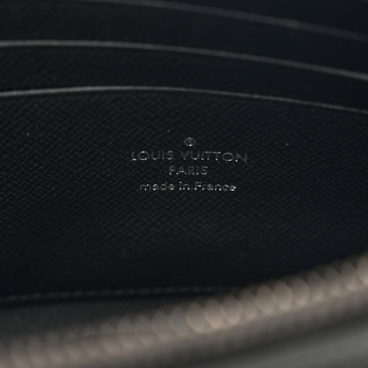 Louis Vuitton Monogram Eclipse Discovery Pochette 6 of 8