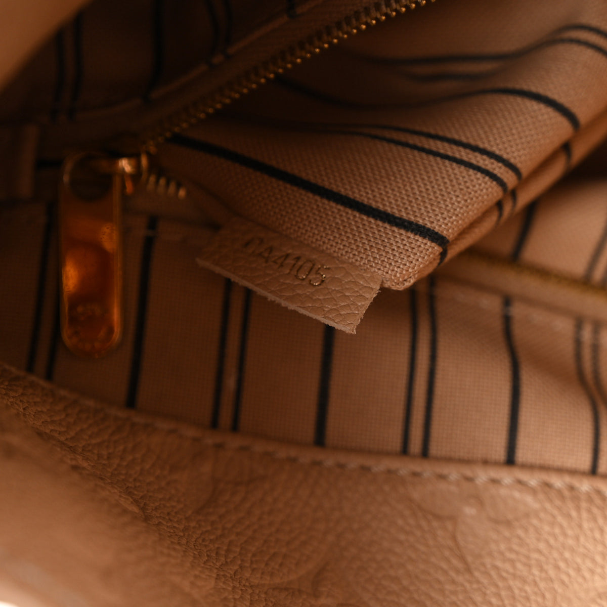Louis Vuitton Empreinte Artsy MM Dune 7 of 11