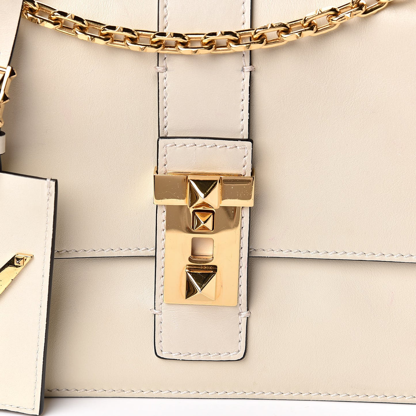 Vitello B-Rockstud Flap Light Ivory