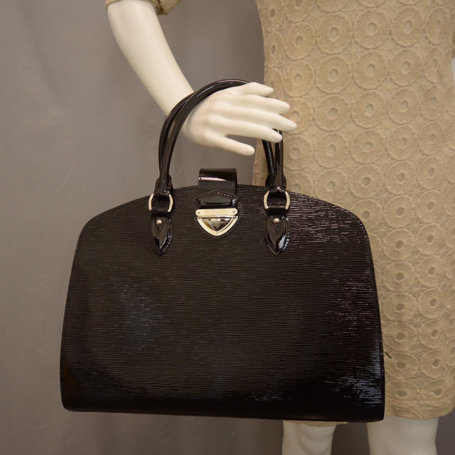 Louis Vuitton Electric Epi Pont-Neuf GM Black 2 of 8