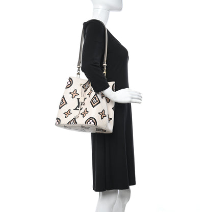 Louis Vuitton Monogram Giant Wild At Heart Neonoe MM Creme 3 of 10