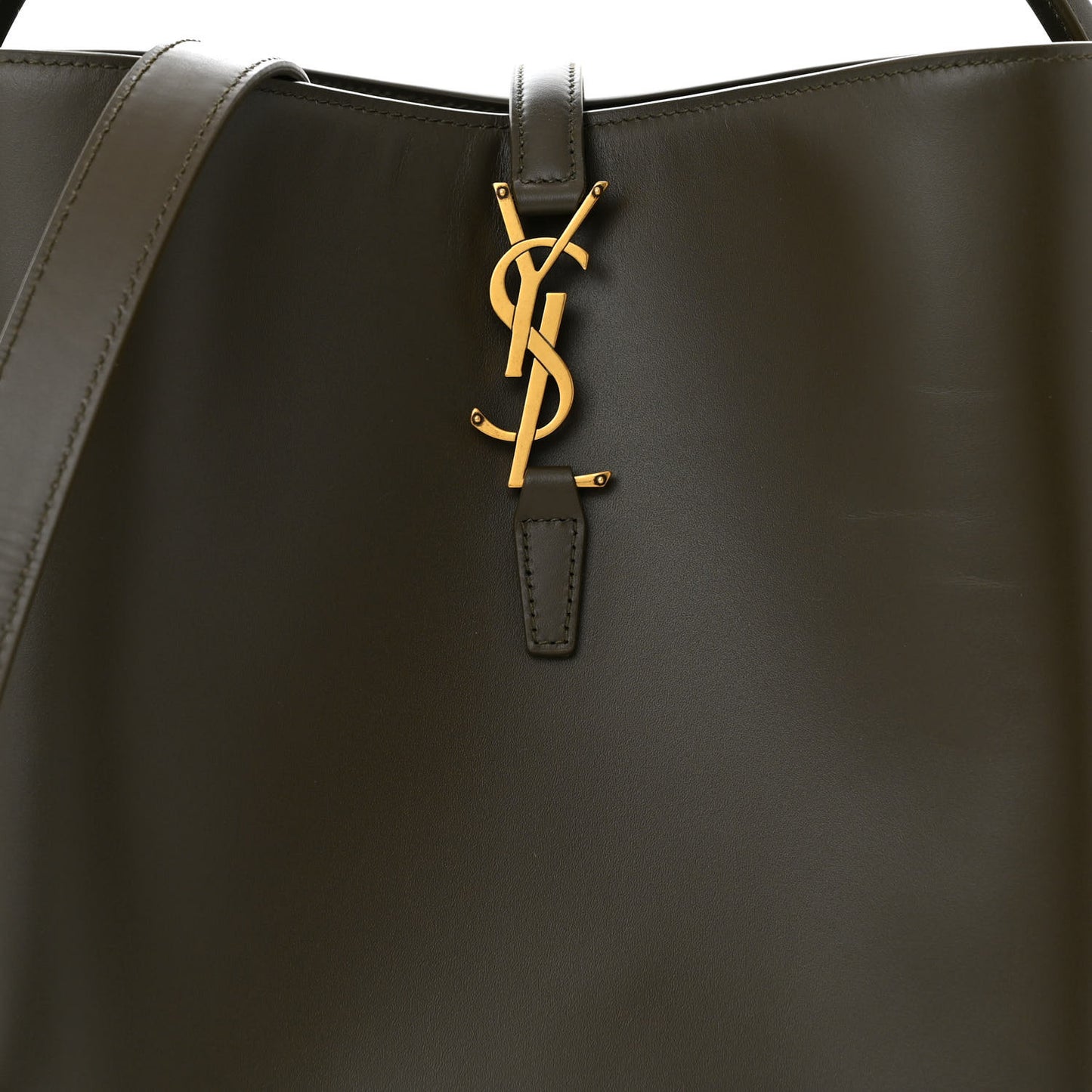 Shiny Calfskin Le 37 Bucket Bag Deep Musk