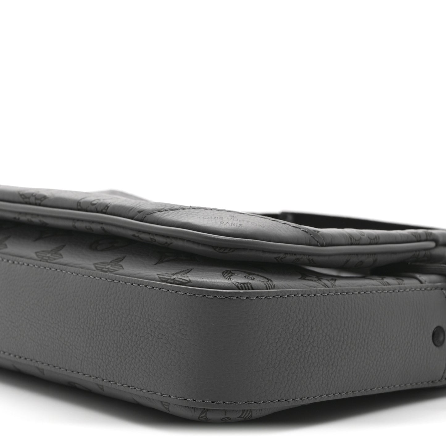 Calfskin Monogram Shadow Trio Messenger Anthracite Gray