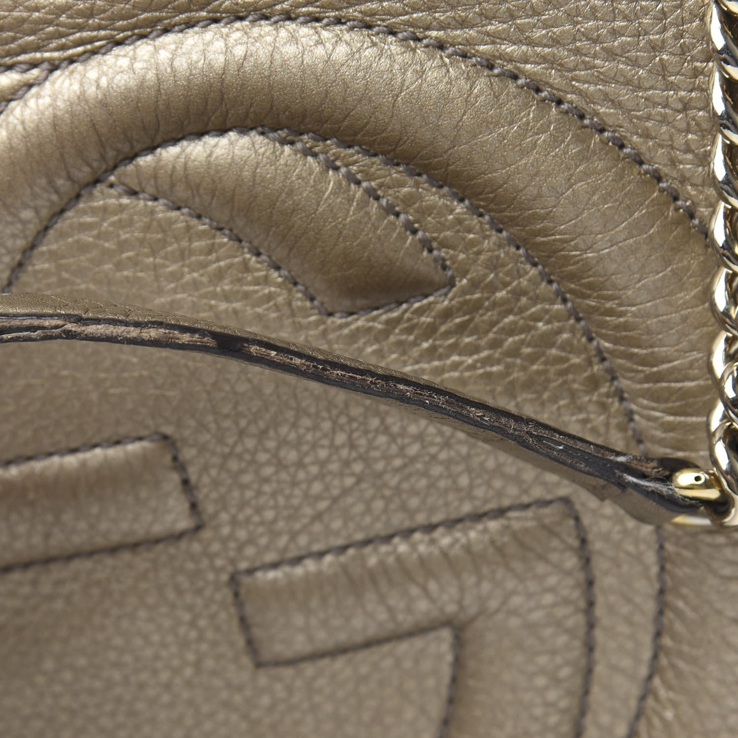 Gucci Metallic Pebbled Calfskin Medium Soho Chain Shoulder Bag Golden Beige 16 of 17