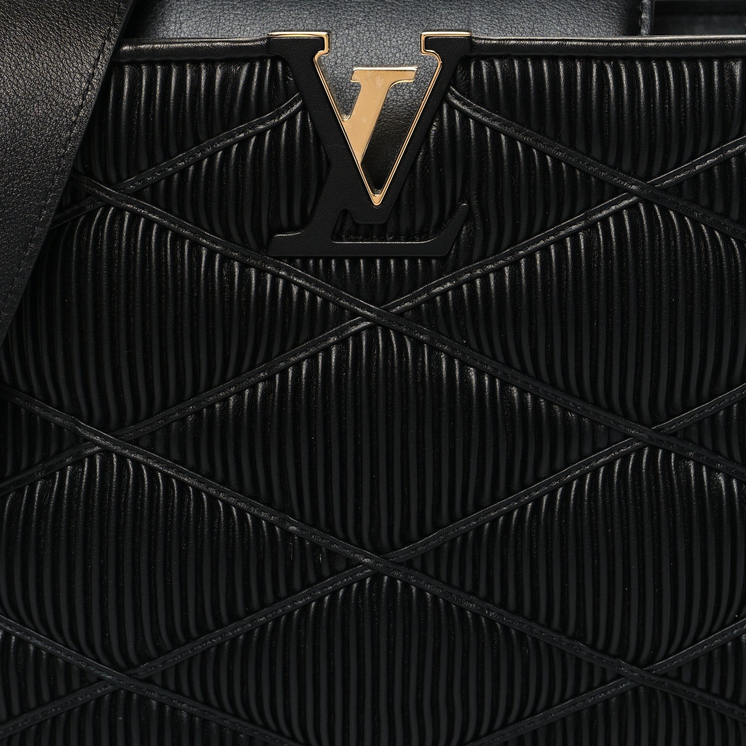 Louis Vuitton Calfskin Pleated Capucines BB Black 7 of 9