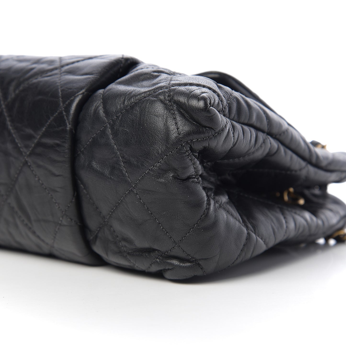 Aged Calfskin Large Chic Quilt Flap Black