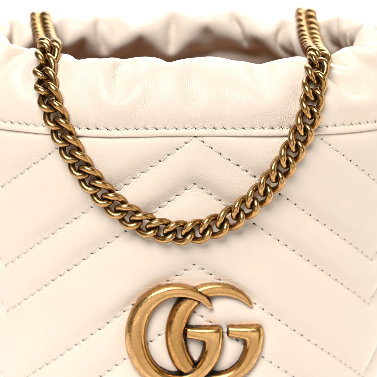Calfskin Matelasse Mini GG Marmont 2.0 Bucket Bag White