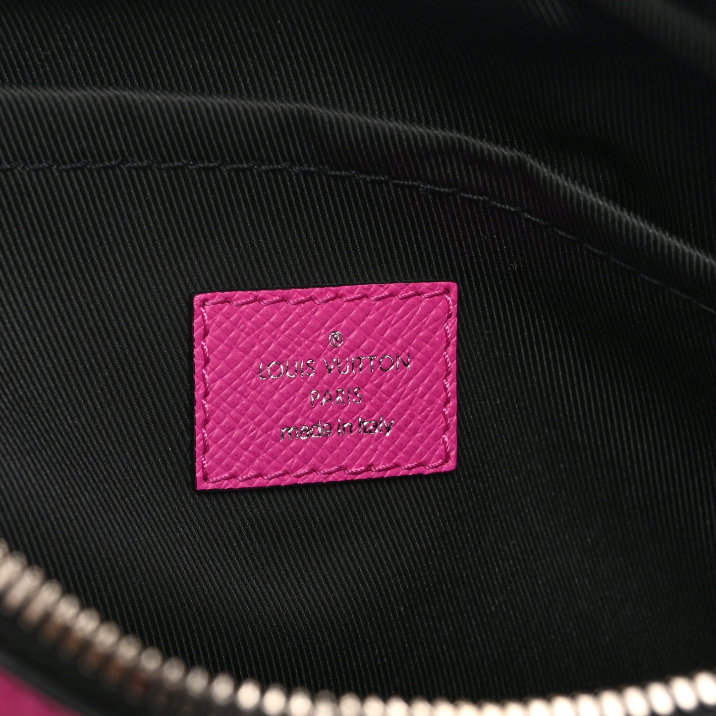 Taigarama Outdoor Messenger Fuchsia