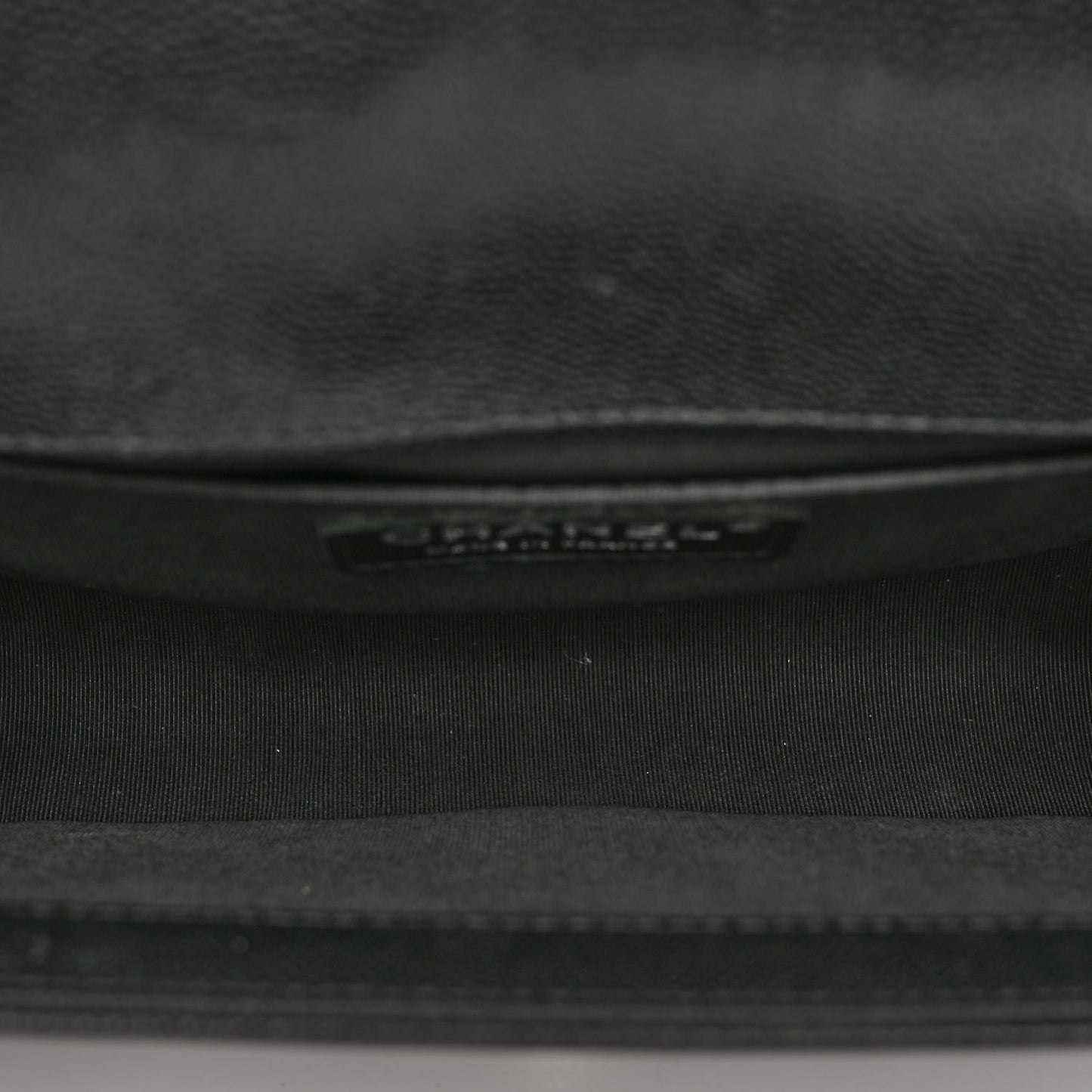 Caviar Quilted Medium Boy Flap Black