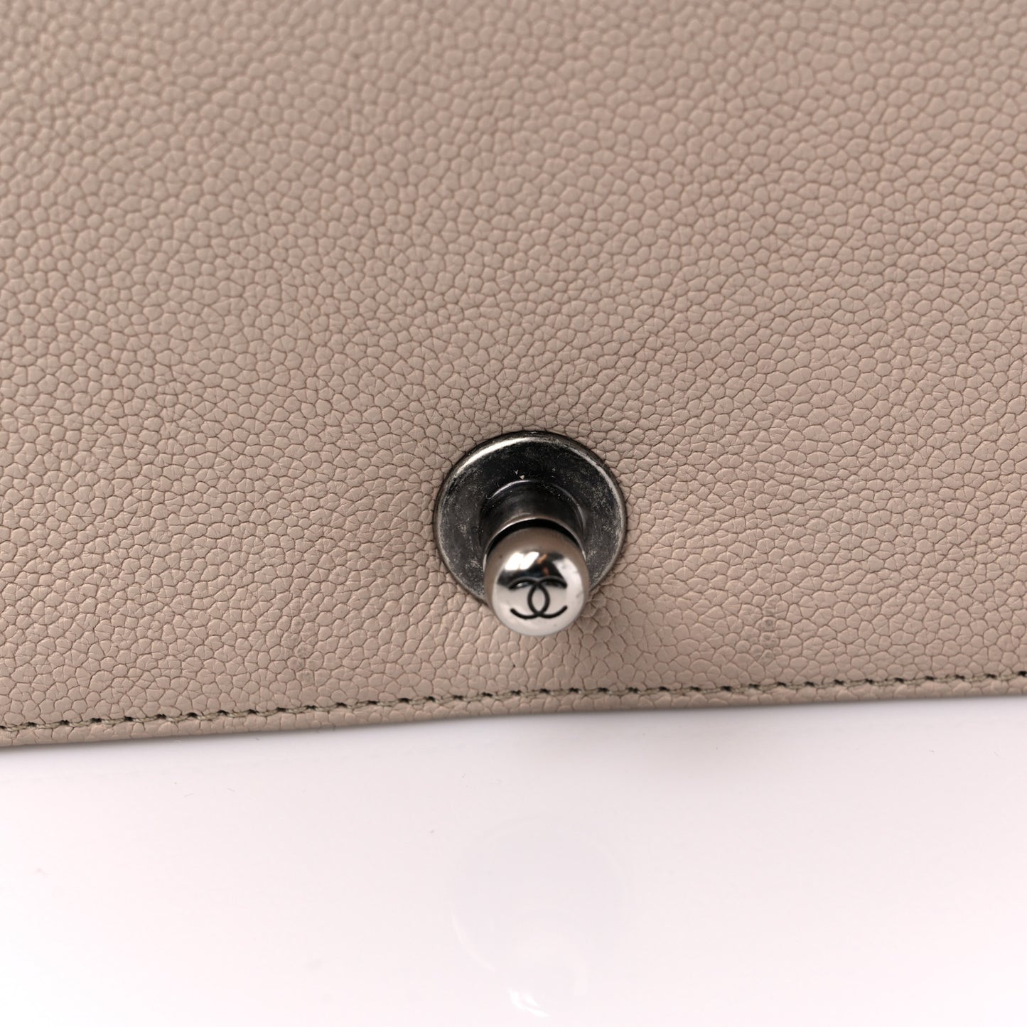 Caviar Quilted New Medium Boy Flap Beige