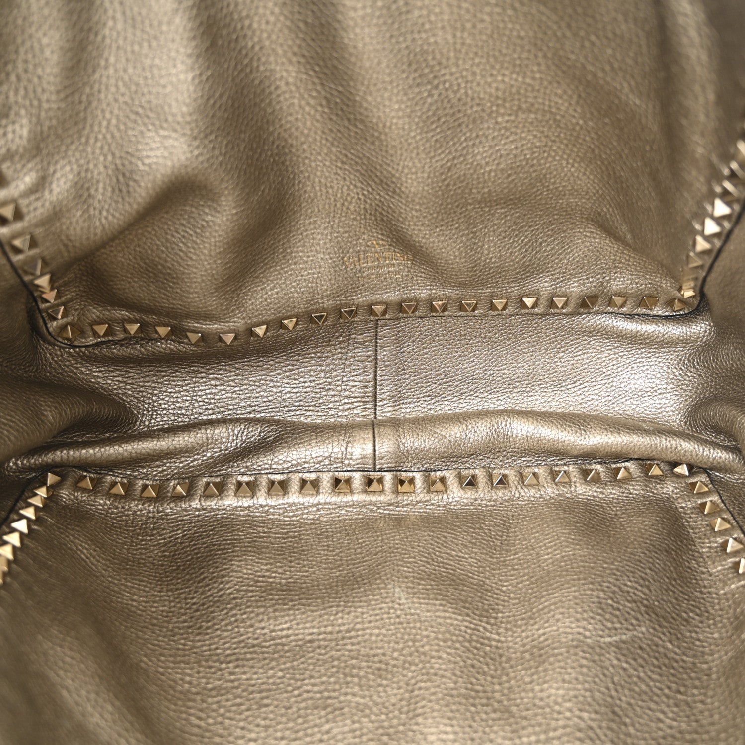 Valentino Garavani Metallic Grained Calfskin Medium Rockstud Reversible Tote Skin Sasso 5 of 12