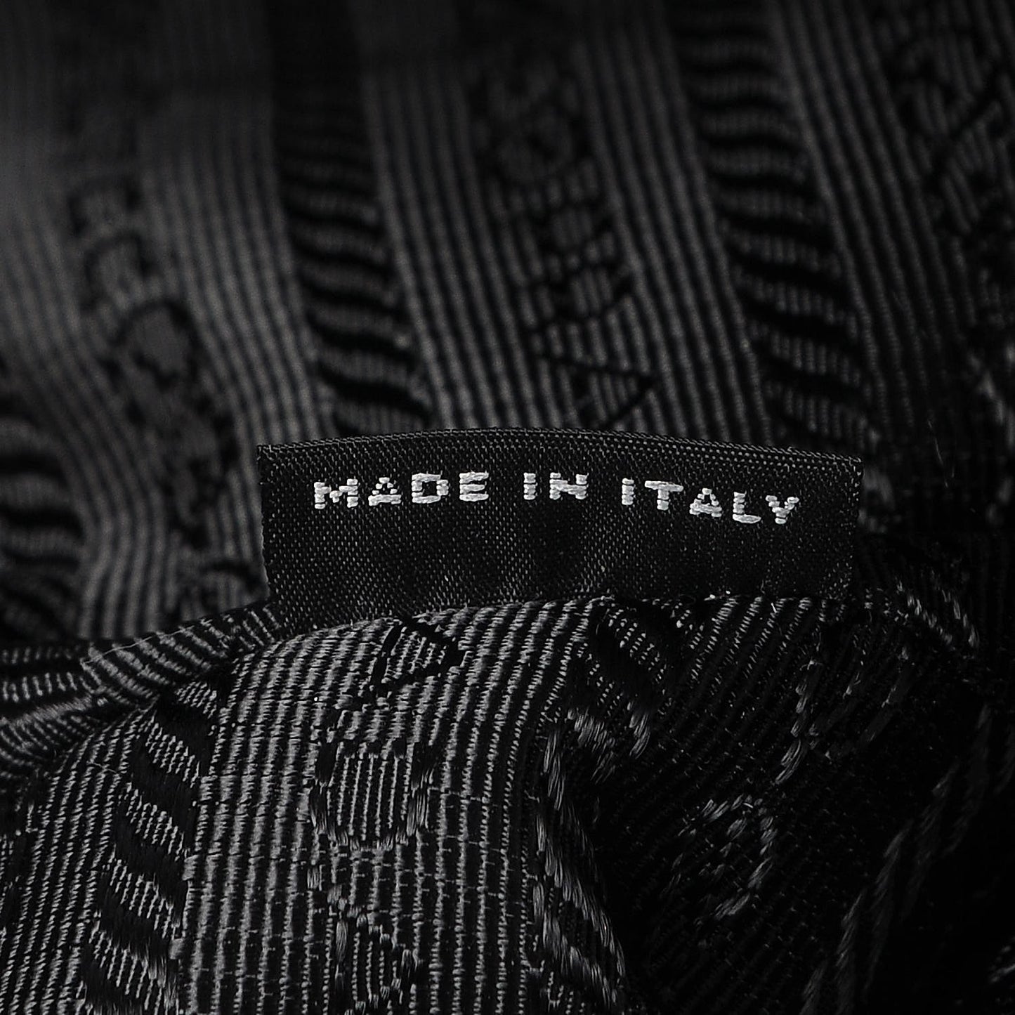 Vitello Daino Tote Nero Black