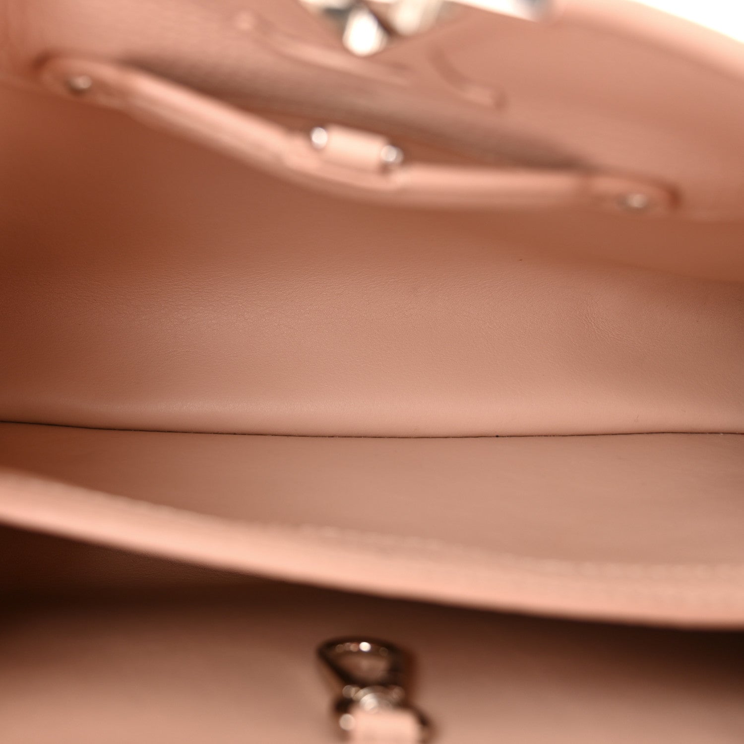 Louis Vuitton Taurillon Capucines BB Rose Litchi 5 of 9