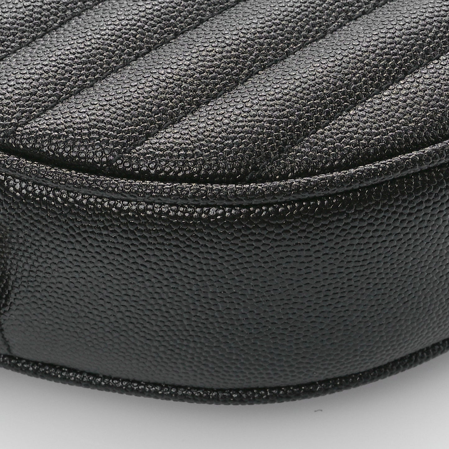 Grain De Poudre Matelasse Chevron Quilted Round Vinyle Camera Bag Black