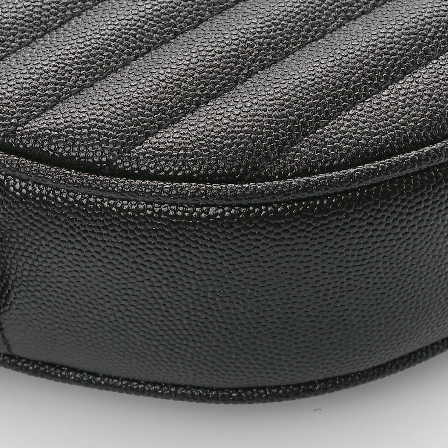 Saint Laurent Grain De Poudre Matelasse Chevron Quilted Round Vinyle Camera Bag Black 9 of 12