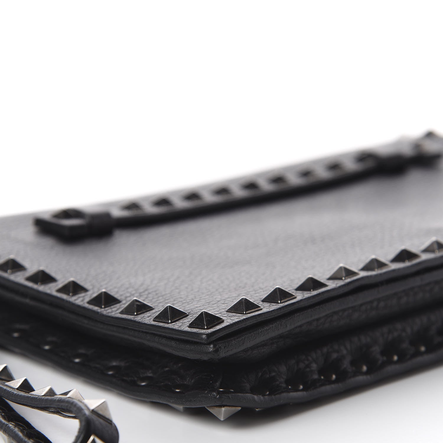 Valentino Garavani Pebbled Calfskin Rockstud Wristlet Clutch Black 5 of 10