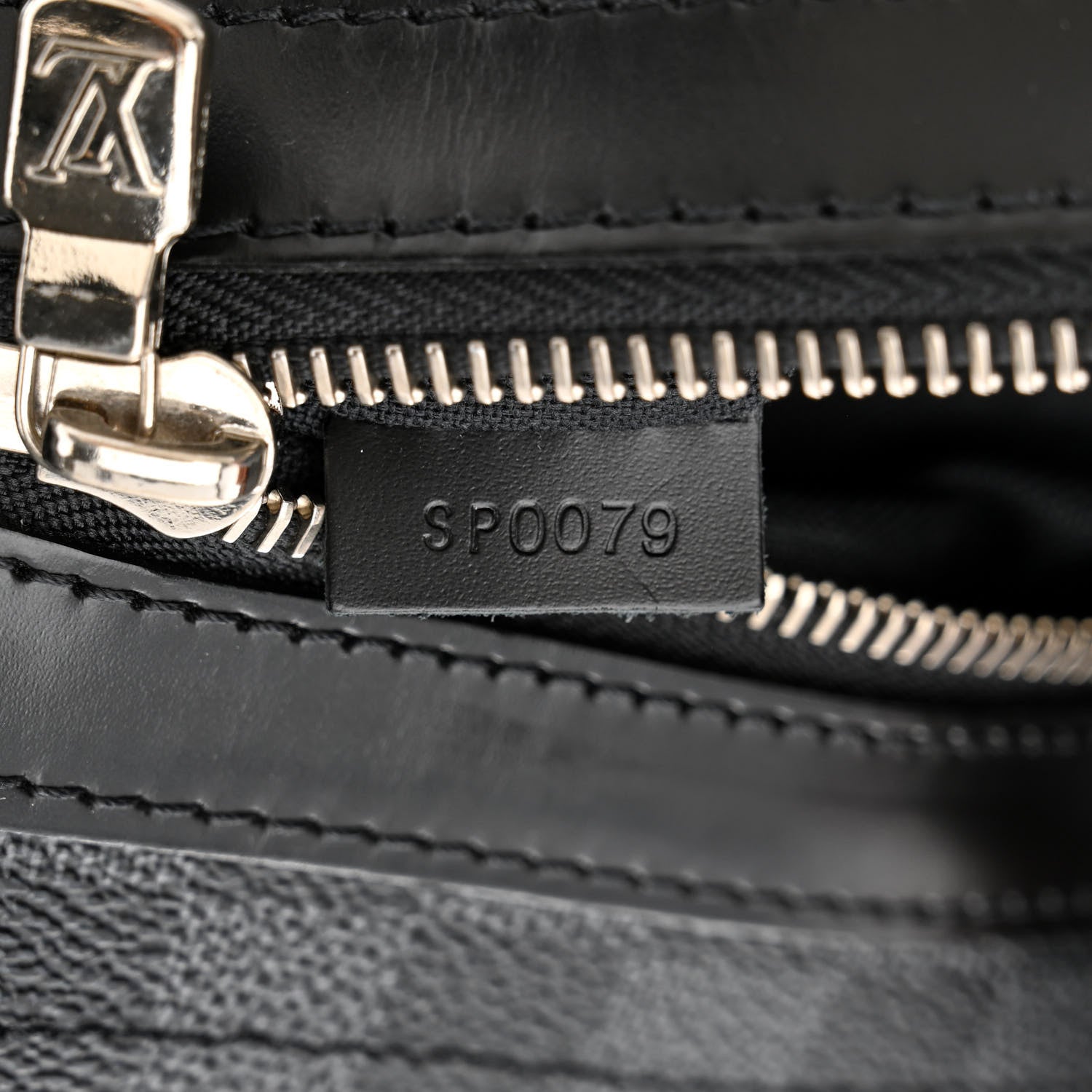Louis Vuitton Damier Graphite Daniel GM 7 of 10