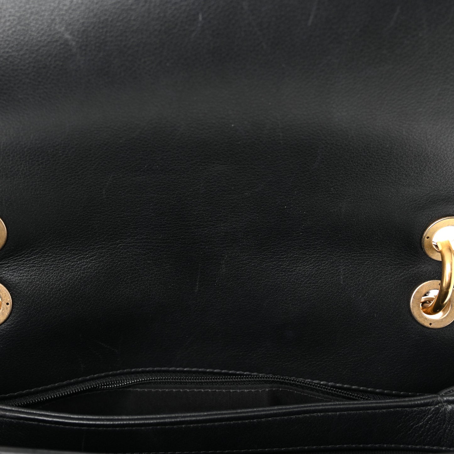Grained Calfskin Elaphe Stitched Medium Chevron Chic Top Handle Flap Black