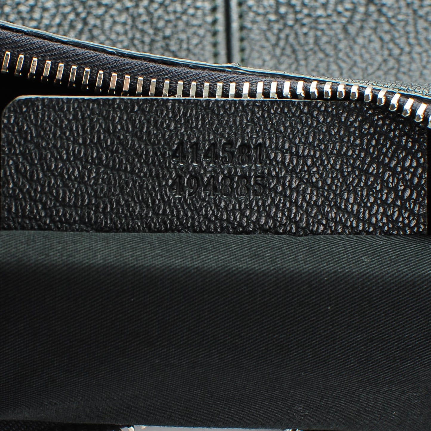 Calfskin De Manta Clutch Black