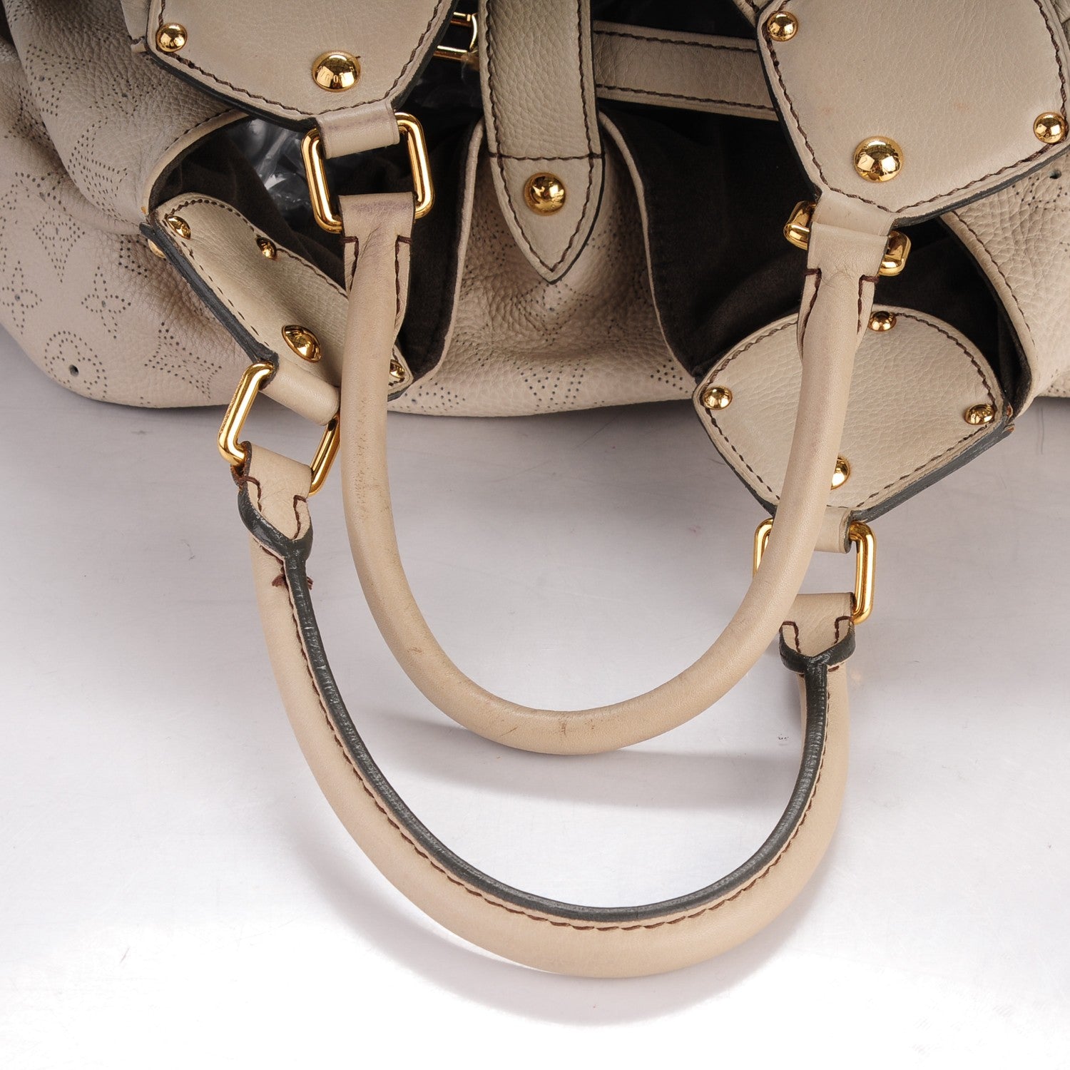 Louis Vuitton Mahina XXL Gris 13 of 16