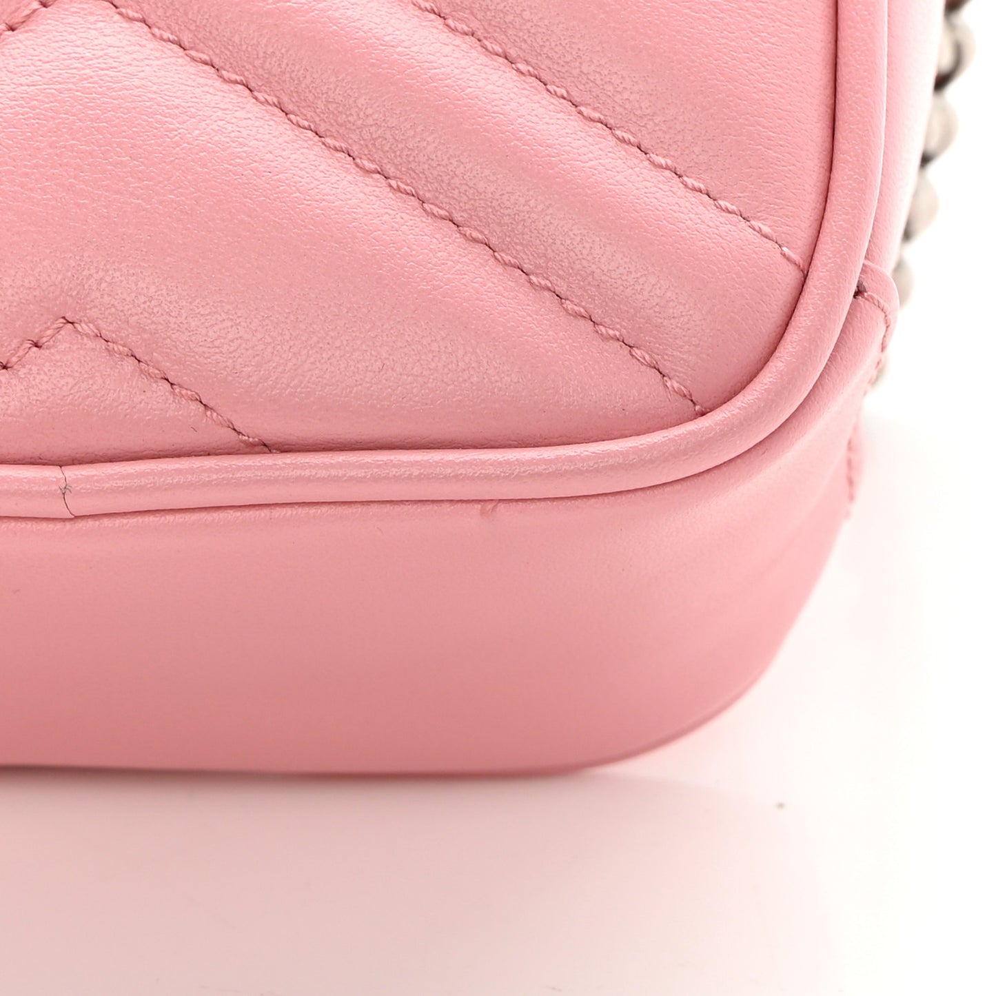 Calfskin Matelasse Mini GG Marmont Crossbody Bag Wild Rose