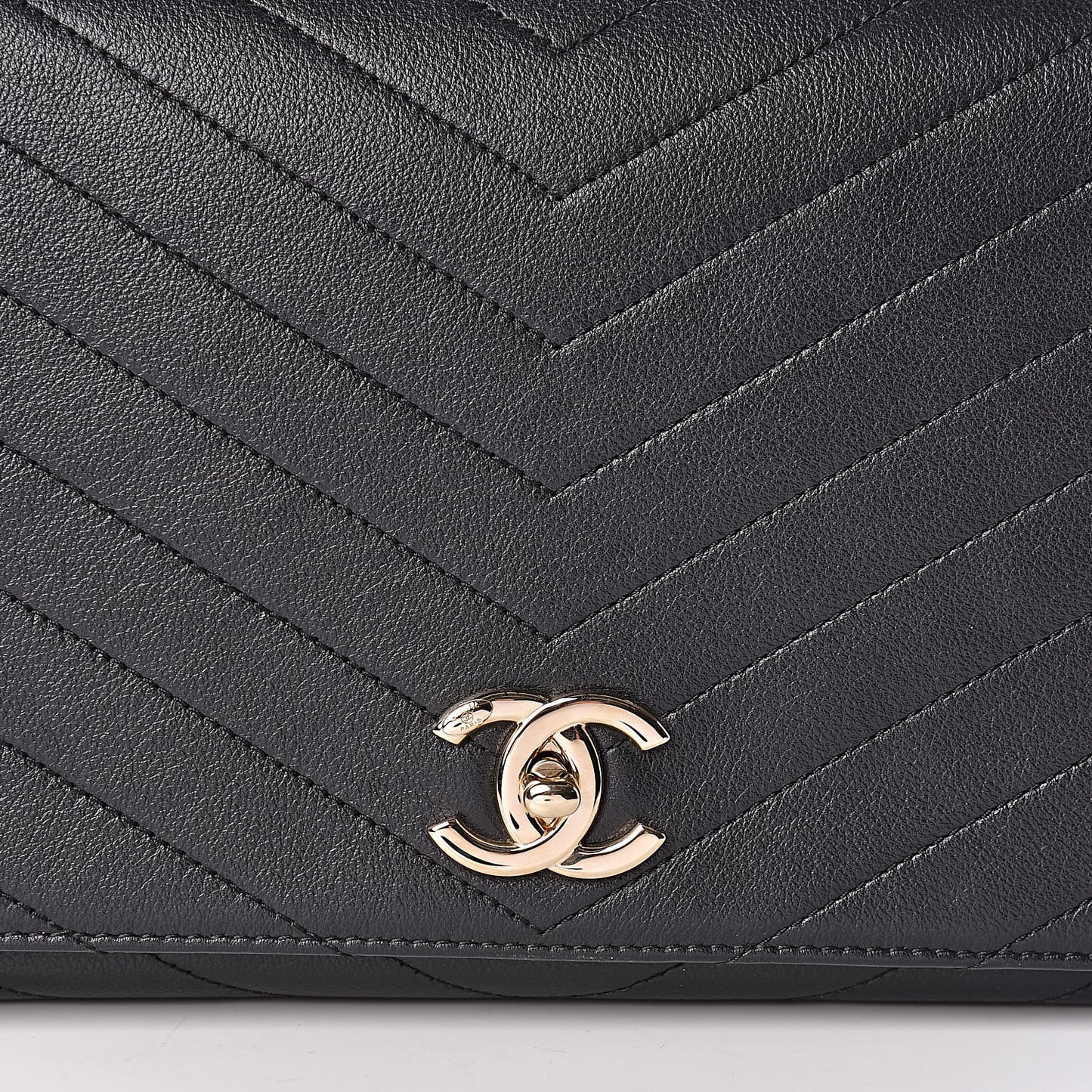 Grained Calfskin Chevron Stitched Medium Chic Top Handle Flap Black