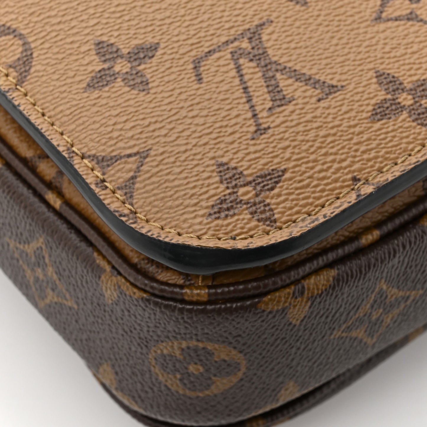 Reverse Monogram Pochette Metis
