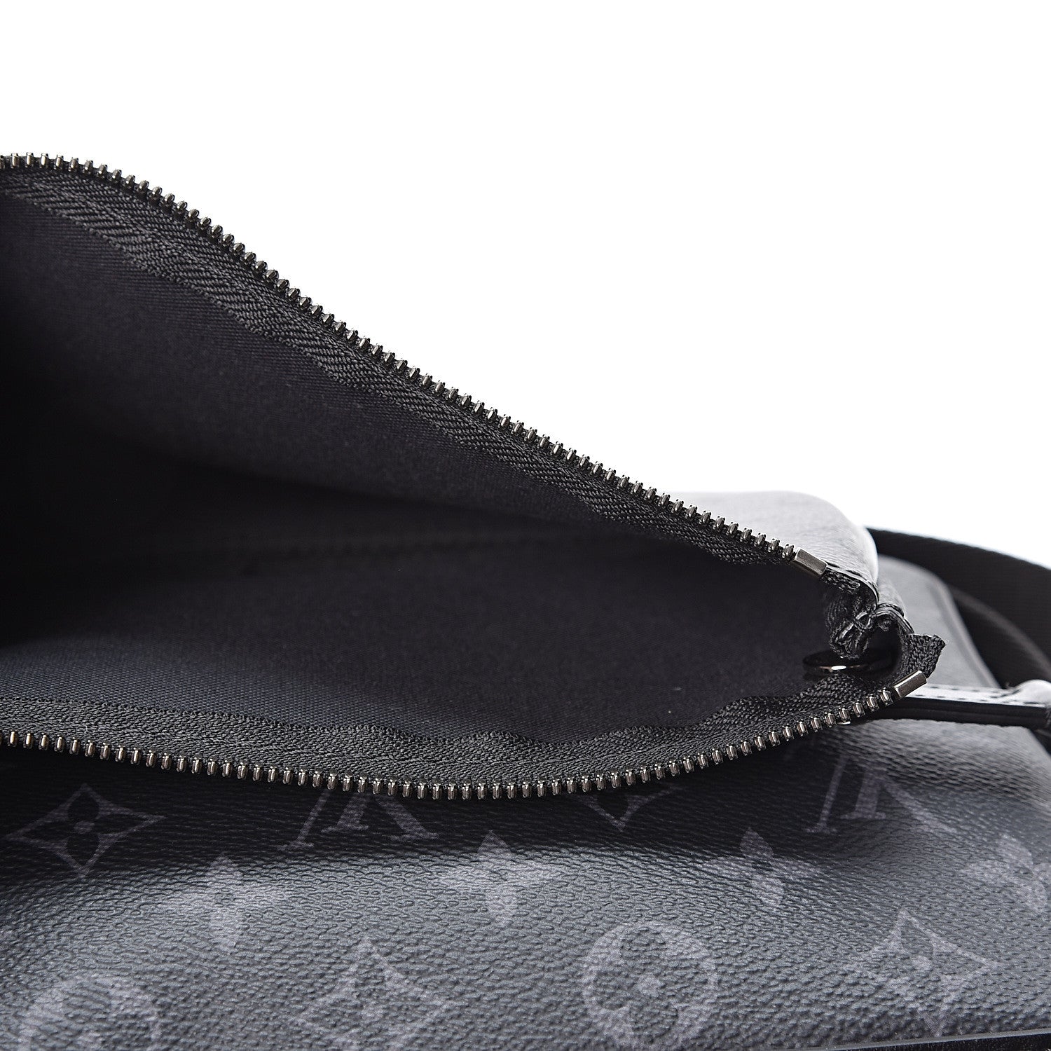 Louis Vuitton Reverse Monogram Eclipse Trio Messenger 7 of 11