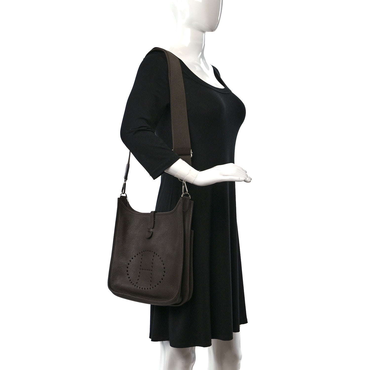 Hermes Taurillon Clemence Evelyne III PM Chocolate 2 of 10