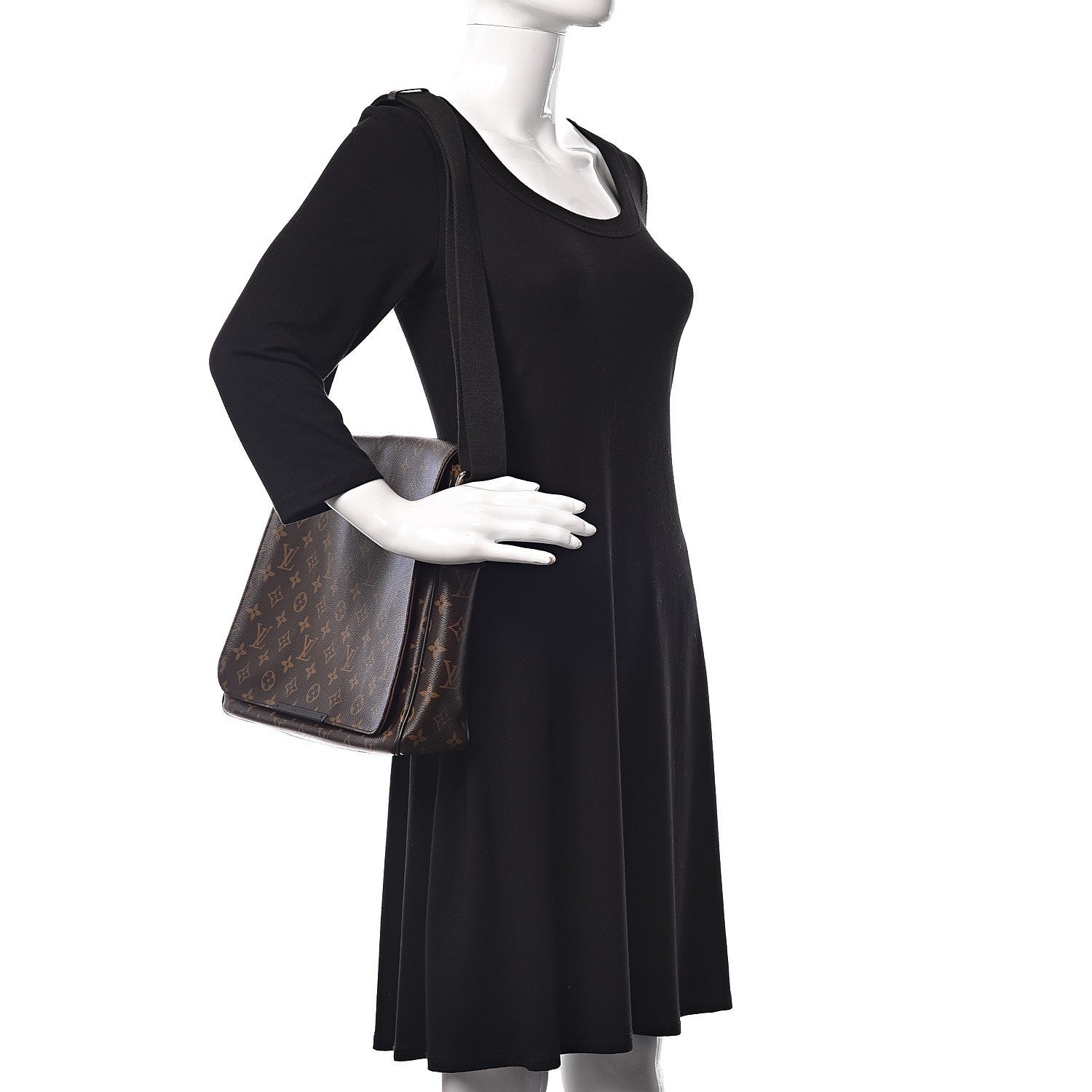Louis Vuitton Monogram Macassar District MM 2 of 10